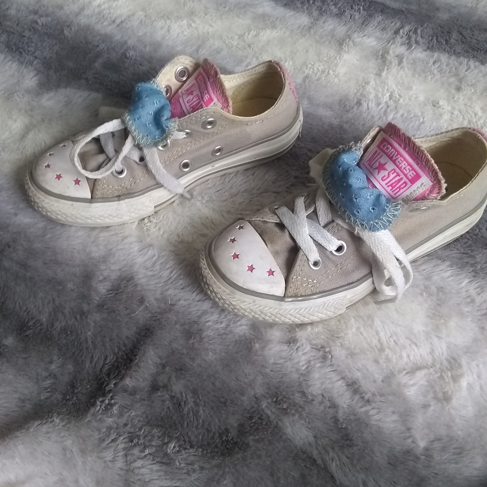 Converse - Size 11 Girls